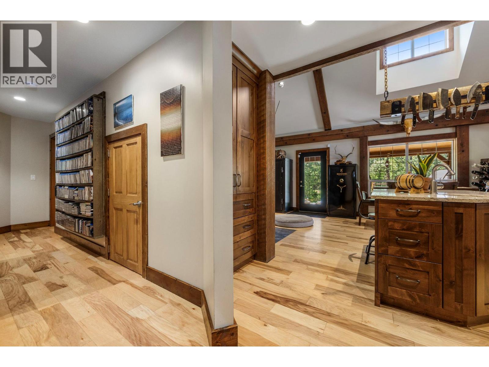 6241 33 Highway, Carmi