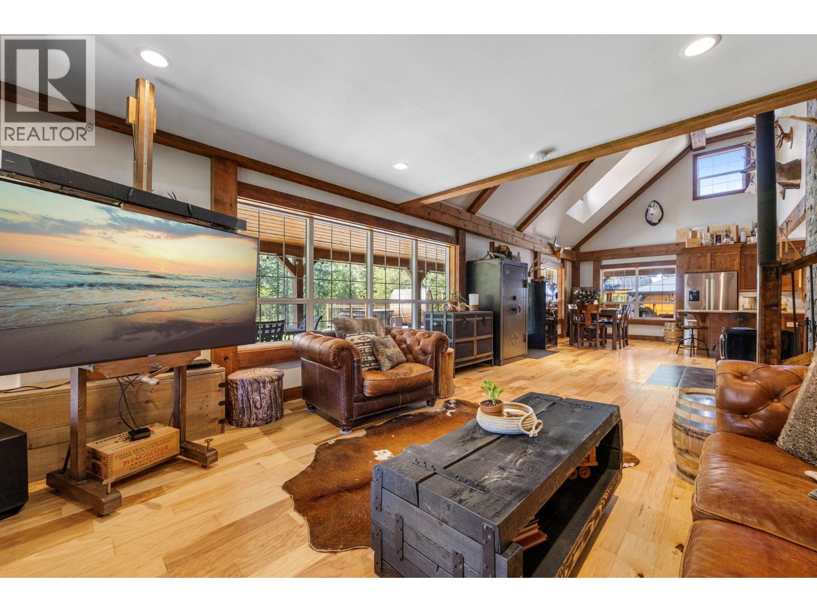 6241 33 Highway, Carmi