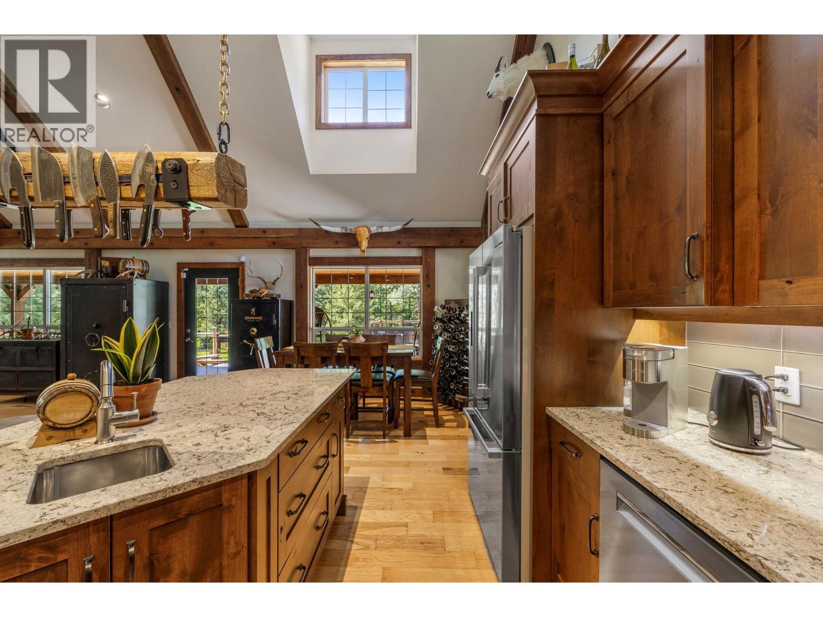 6241 33 Highway, Carmi