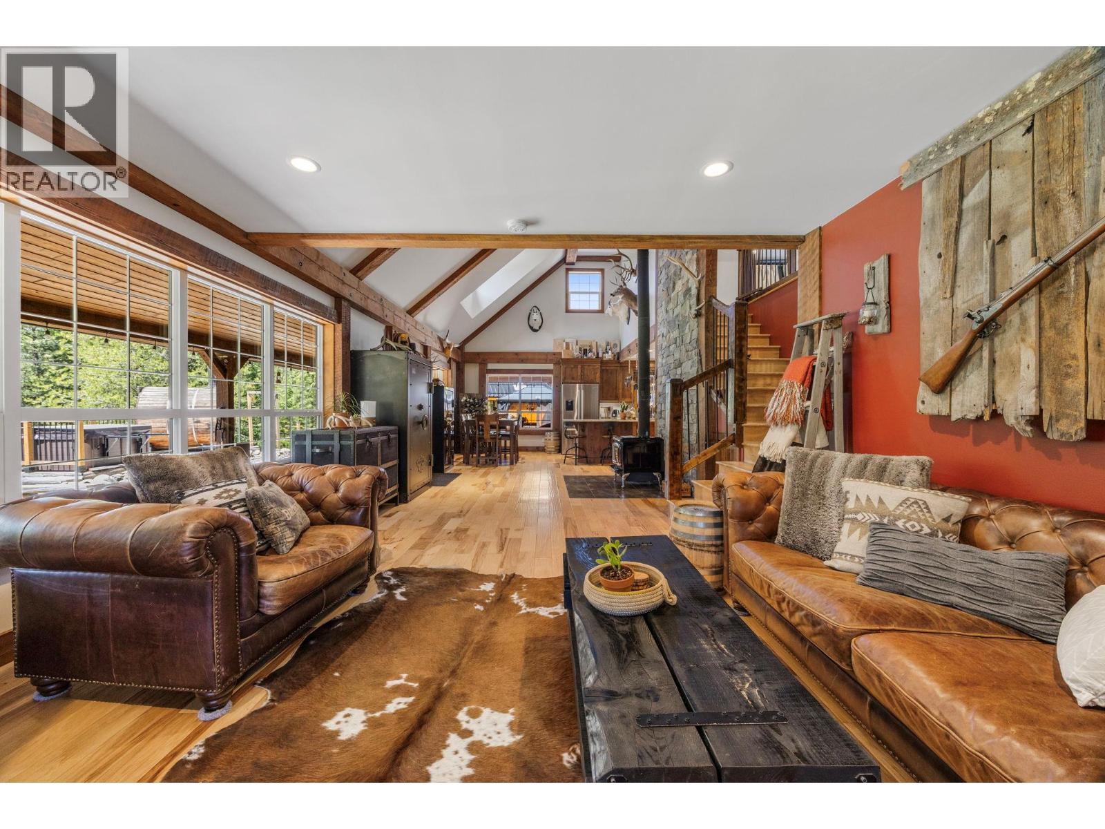 6241 33 Highway, Carmi