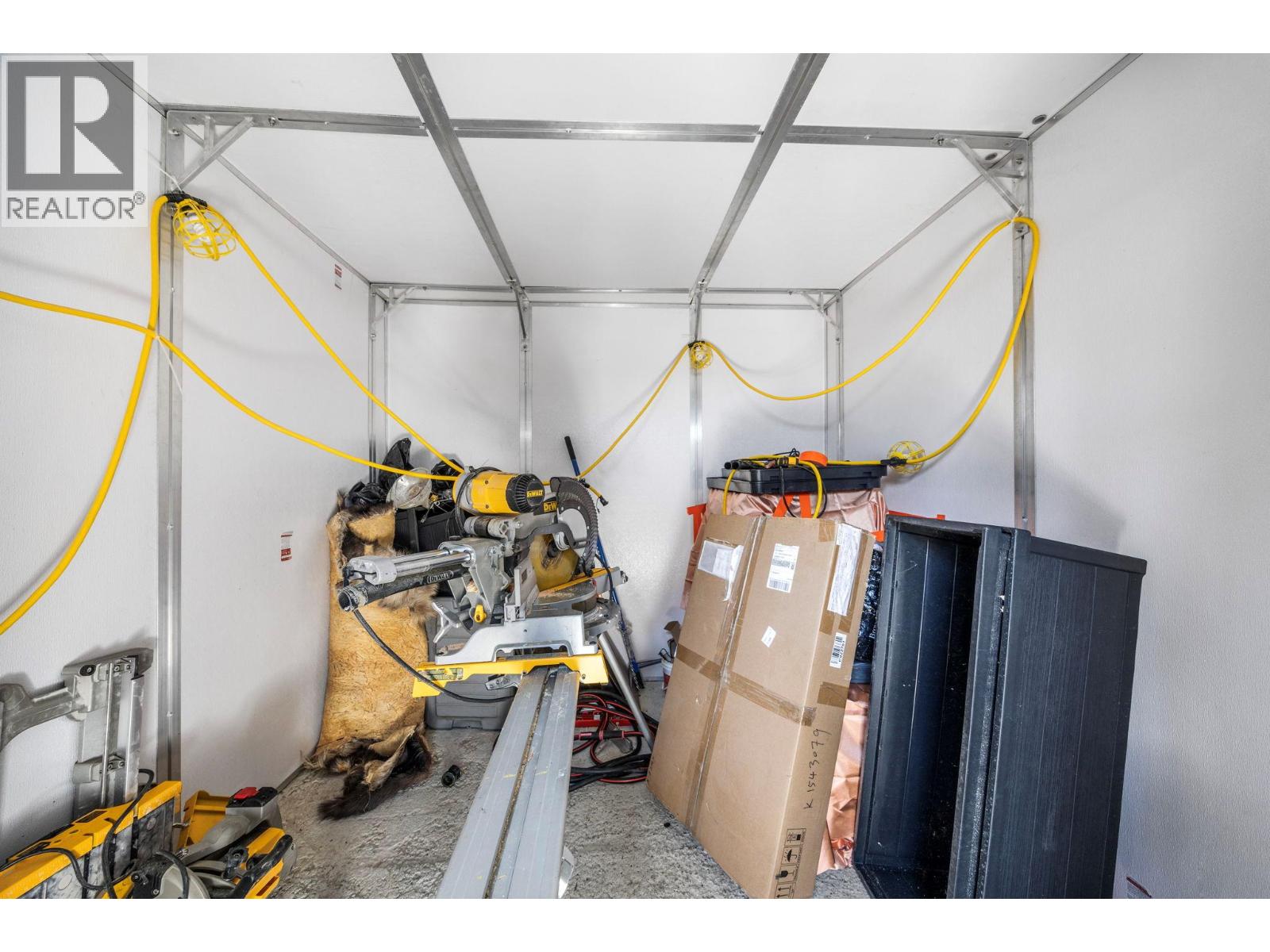 6241 33 Highway, Carmi