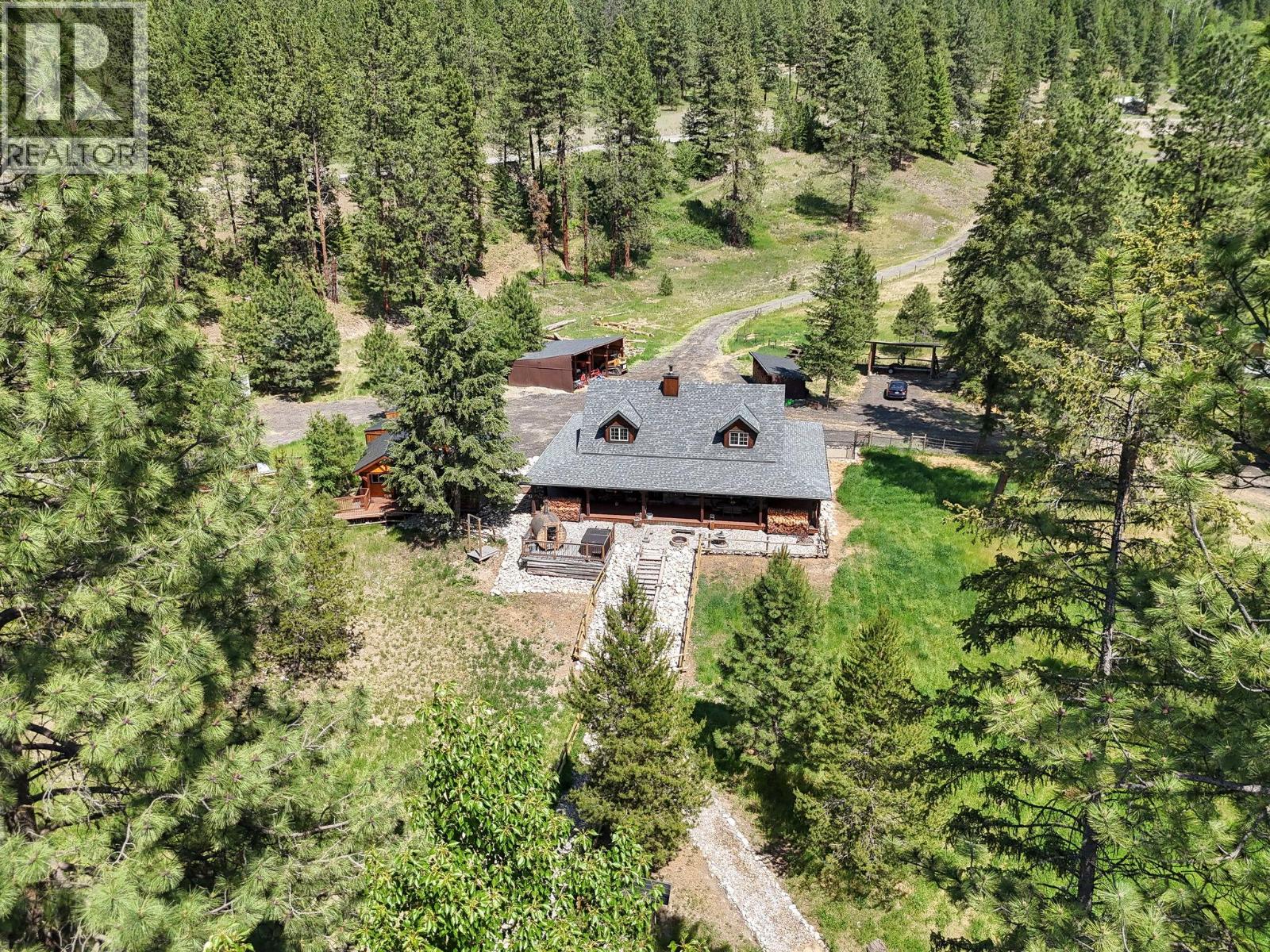 6241 33 Highway, Carmi