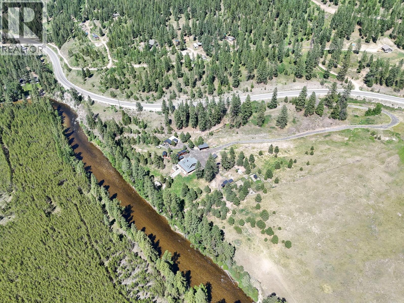 6241 33 Highway, Carmi