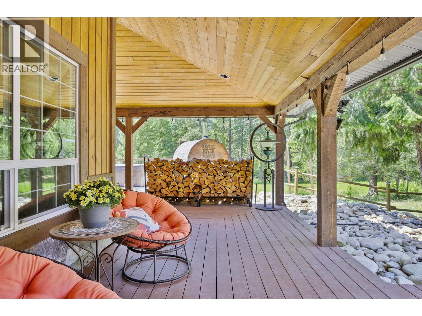 6241 33 Highway, Carmi