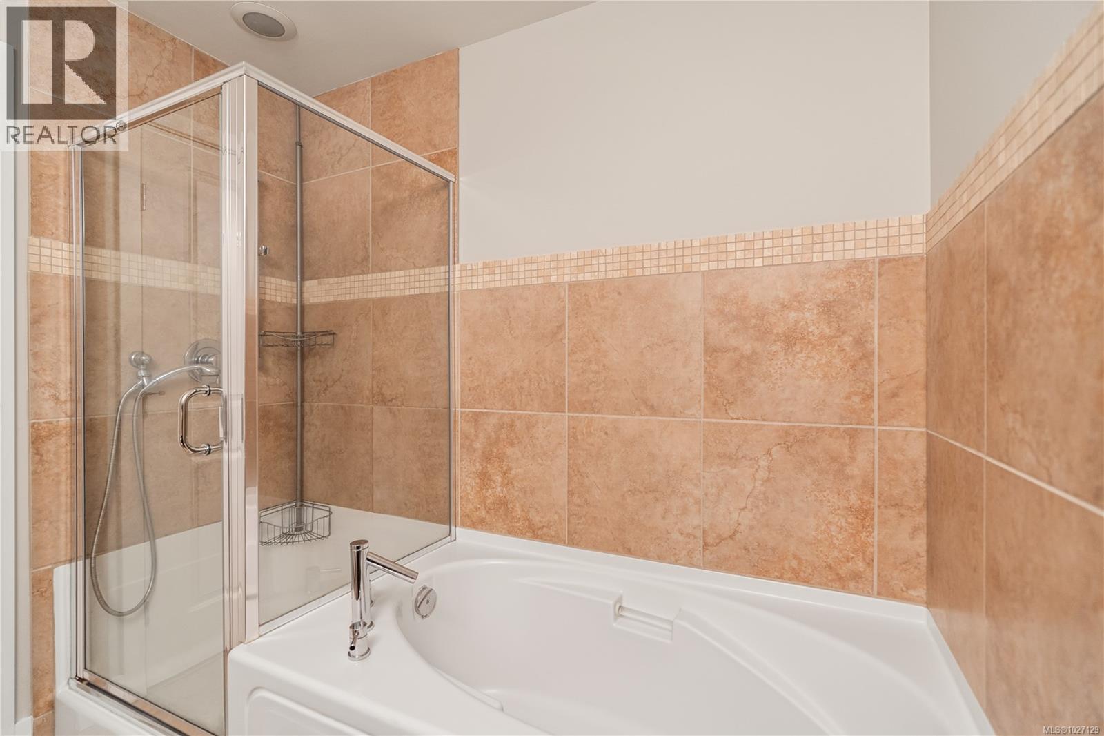 #106 611 GOLDSTREAM AVE - 15