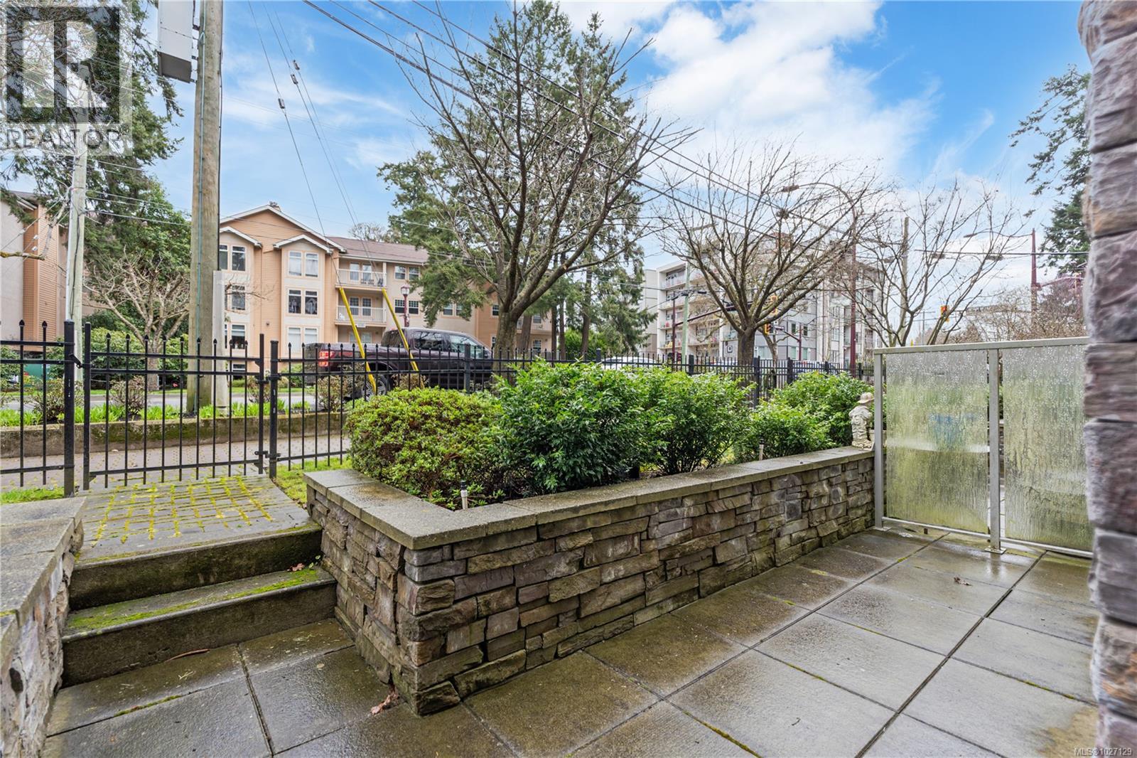 #106 611 GOLDSTREAM AVE - 17