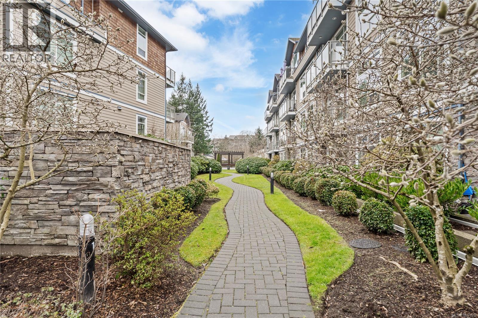 #106 611 GOLDSTREAM AVE - 21