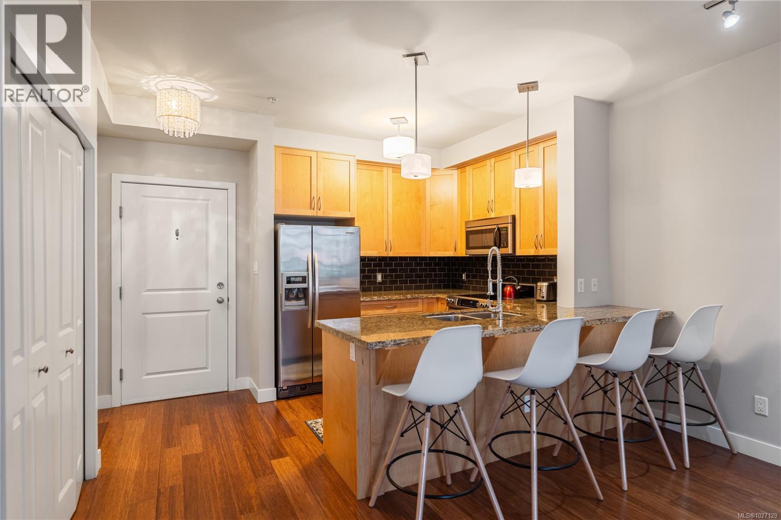 #106 611 GOLDSTREAM AVE - 7