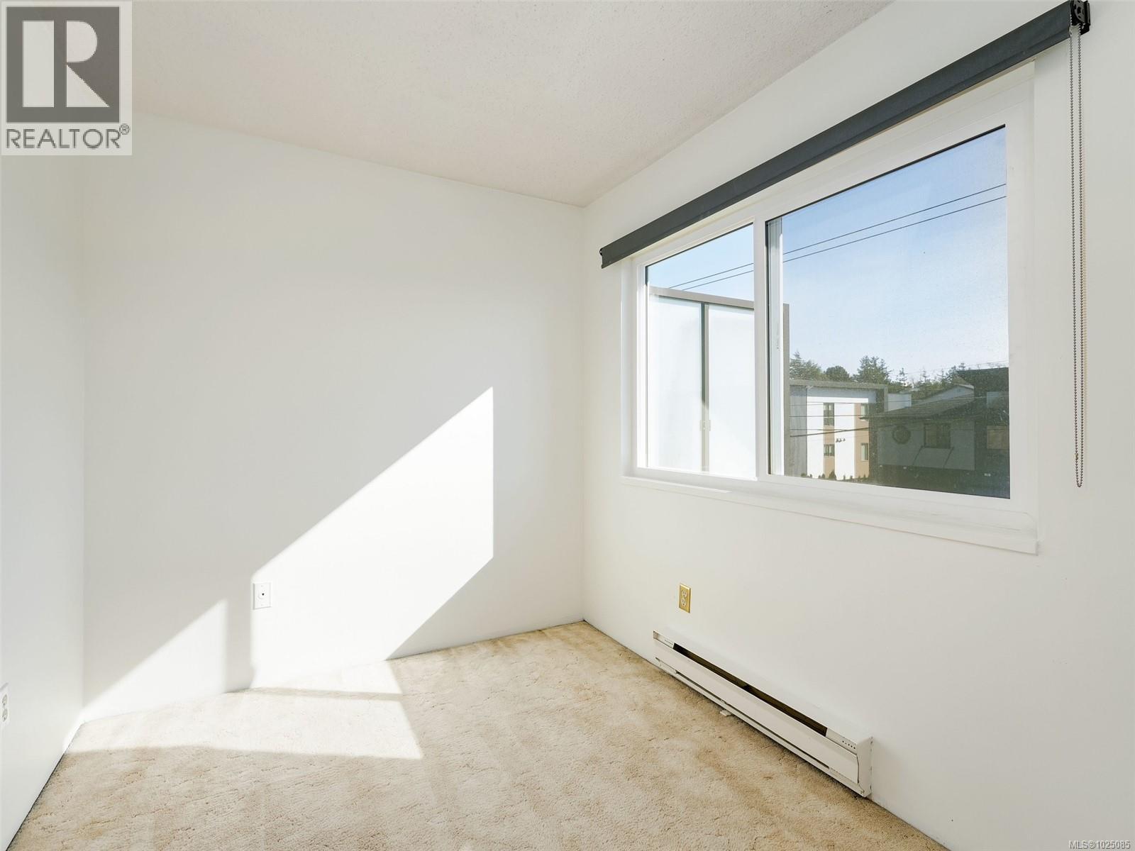 #4 48 Montreal St - 15