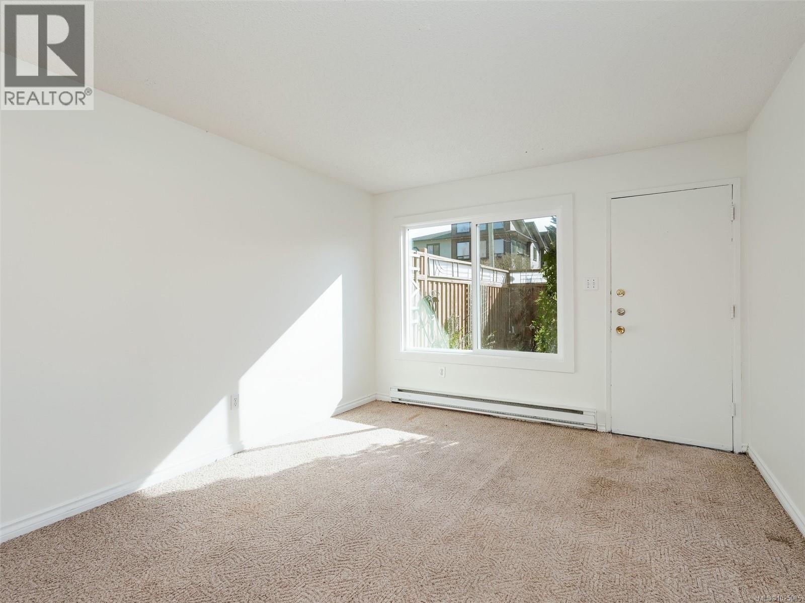 #4 48 Montreal St - 2