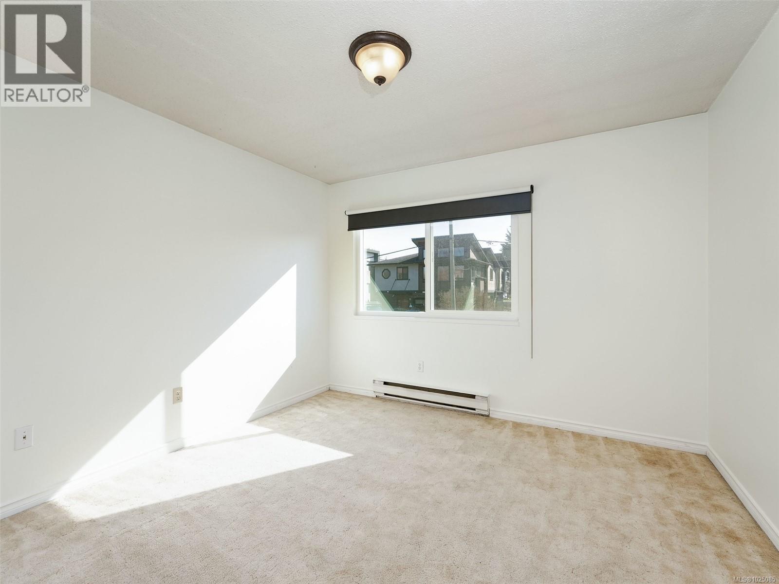 #4 48 Montreal St - 9