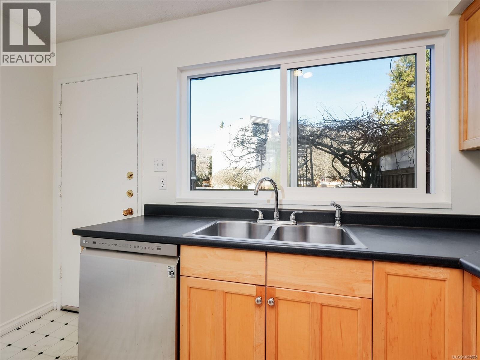 4 48 Montreal St, Victoria