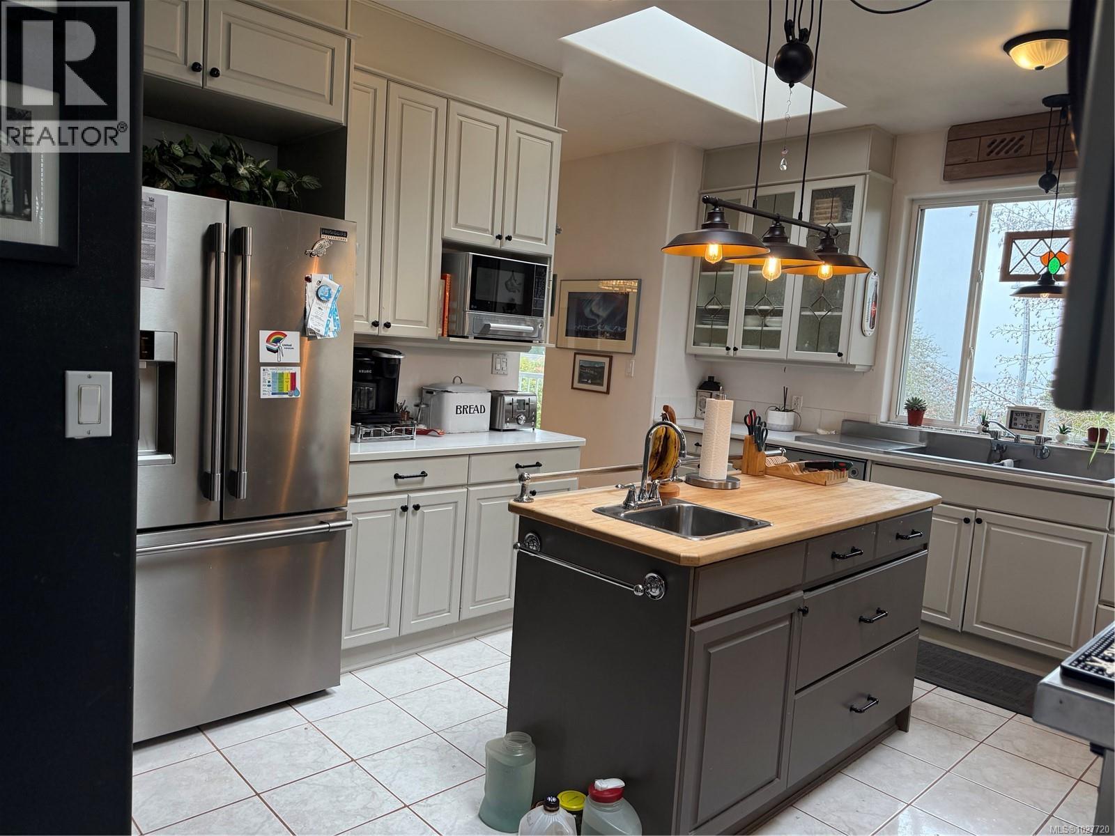 7640 Eagle Cres W, Port Hardy