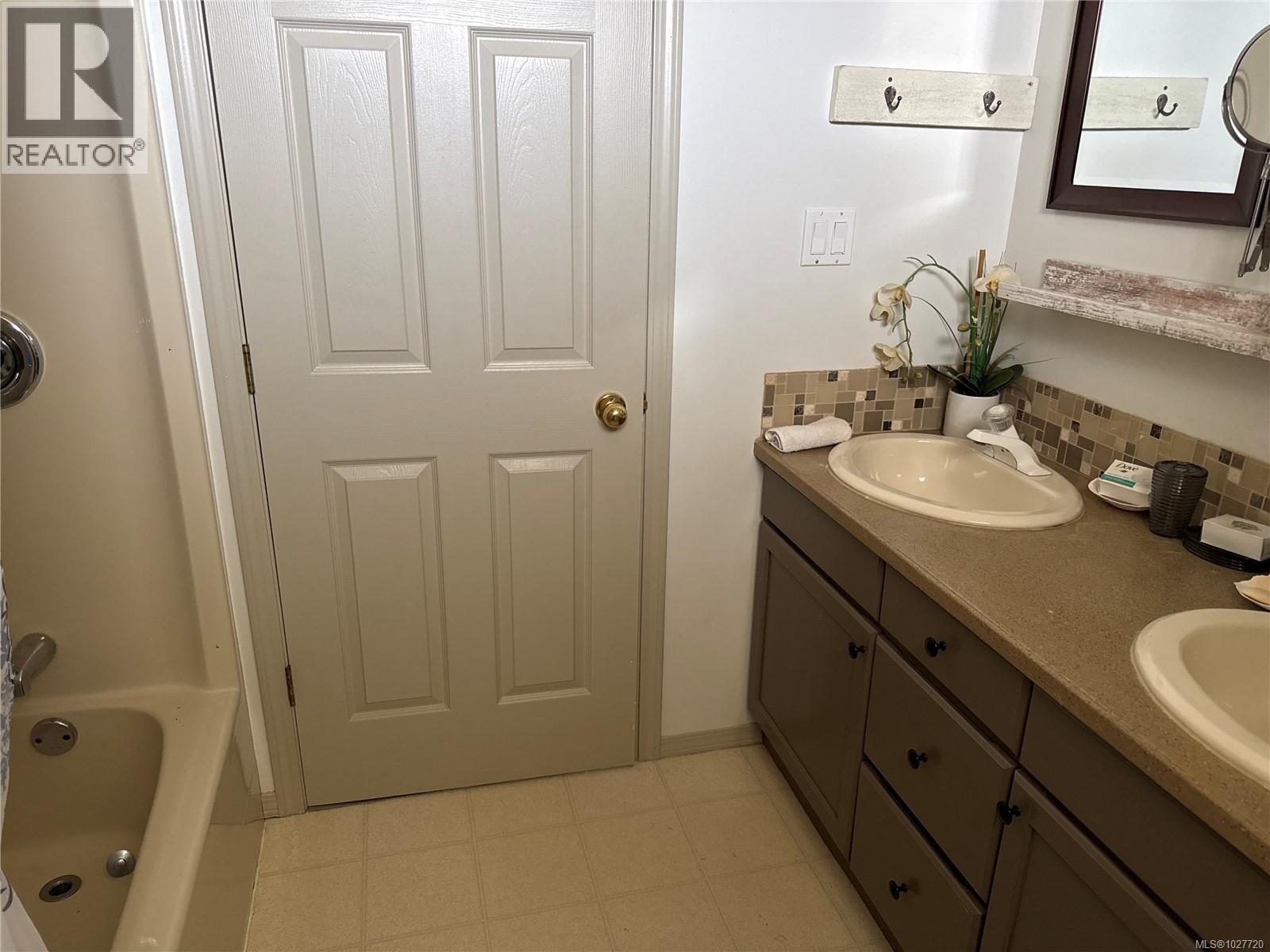 7640 Eagle Cres W, Port Hardy