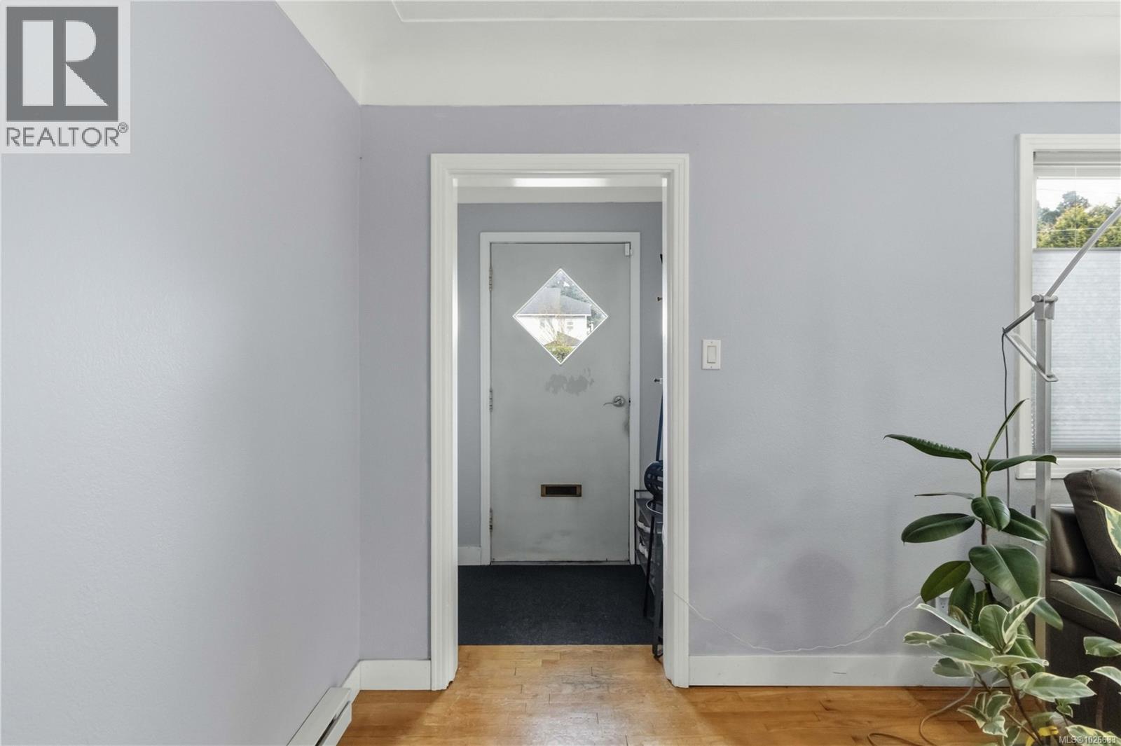  931 McKenzie Avenue, Saanich