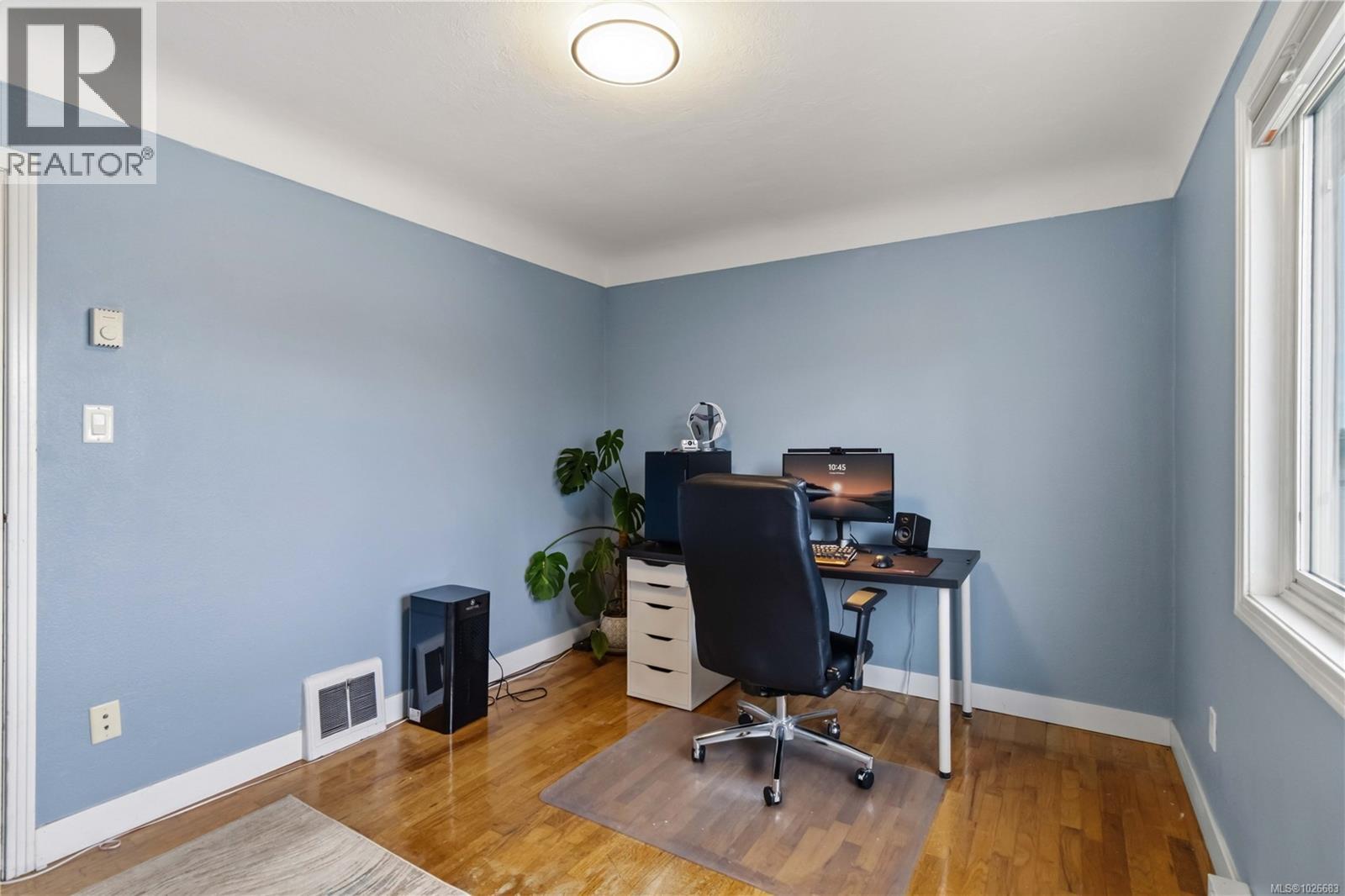  931 McKenzie Avenue, Saanich