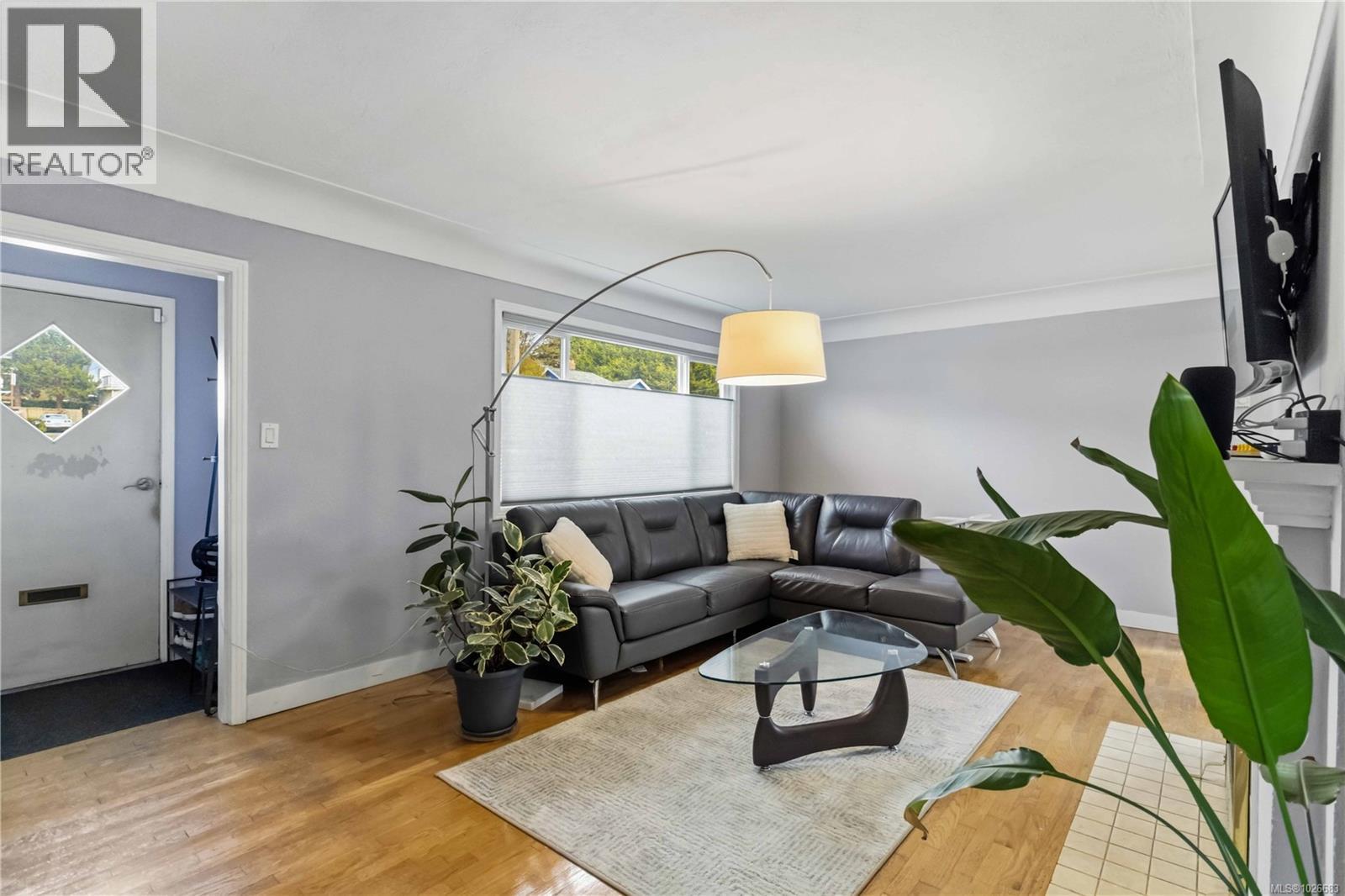  931 McKenzie Avenue, Saanich