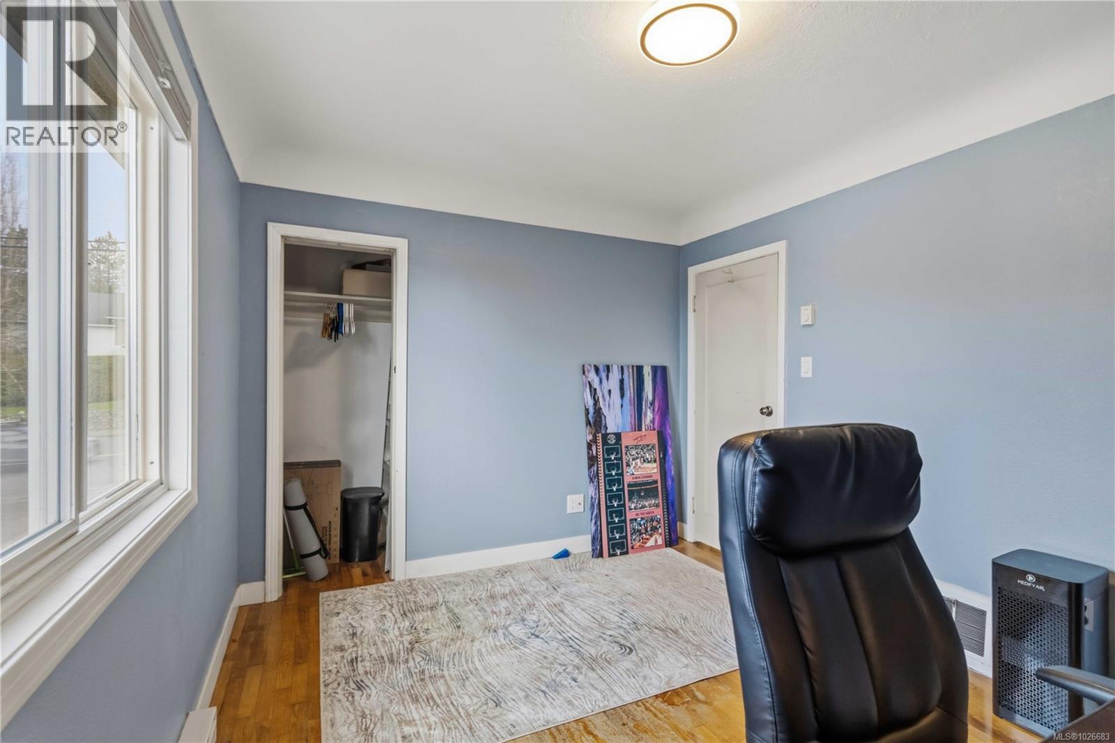  931 McKenzie Avenue, Saanich