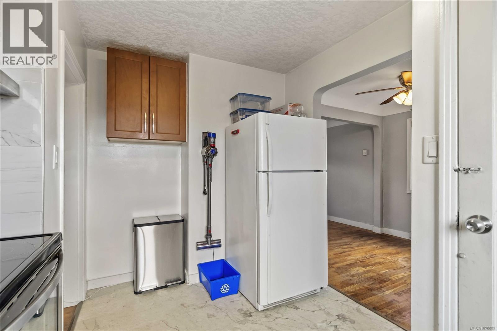  931 McKenzie Avenue, Saanich