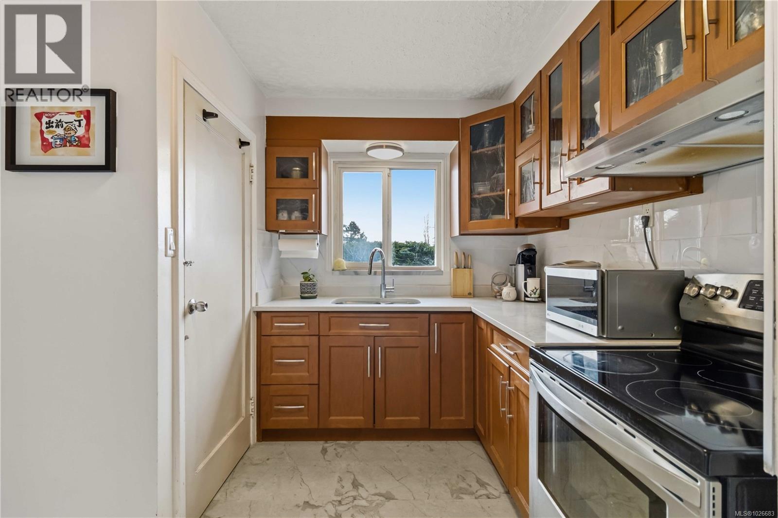  931 McKenzie Avenue, Saanich