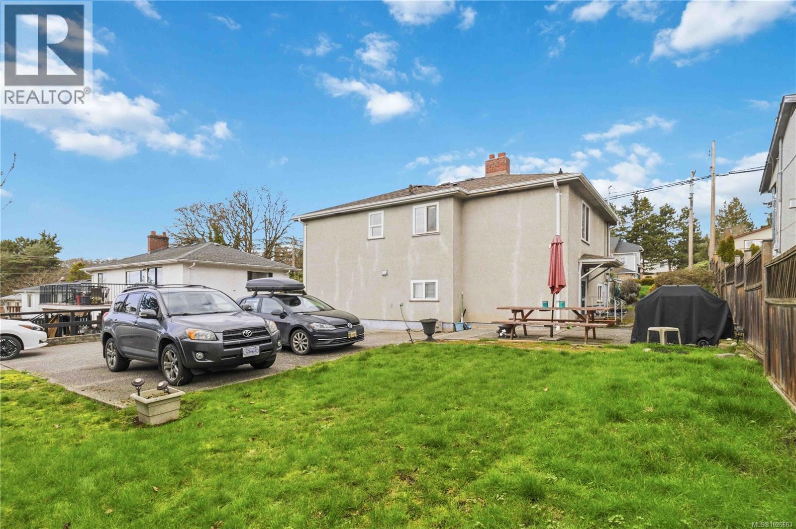  931 McKenzie Avenue, Saanich