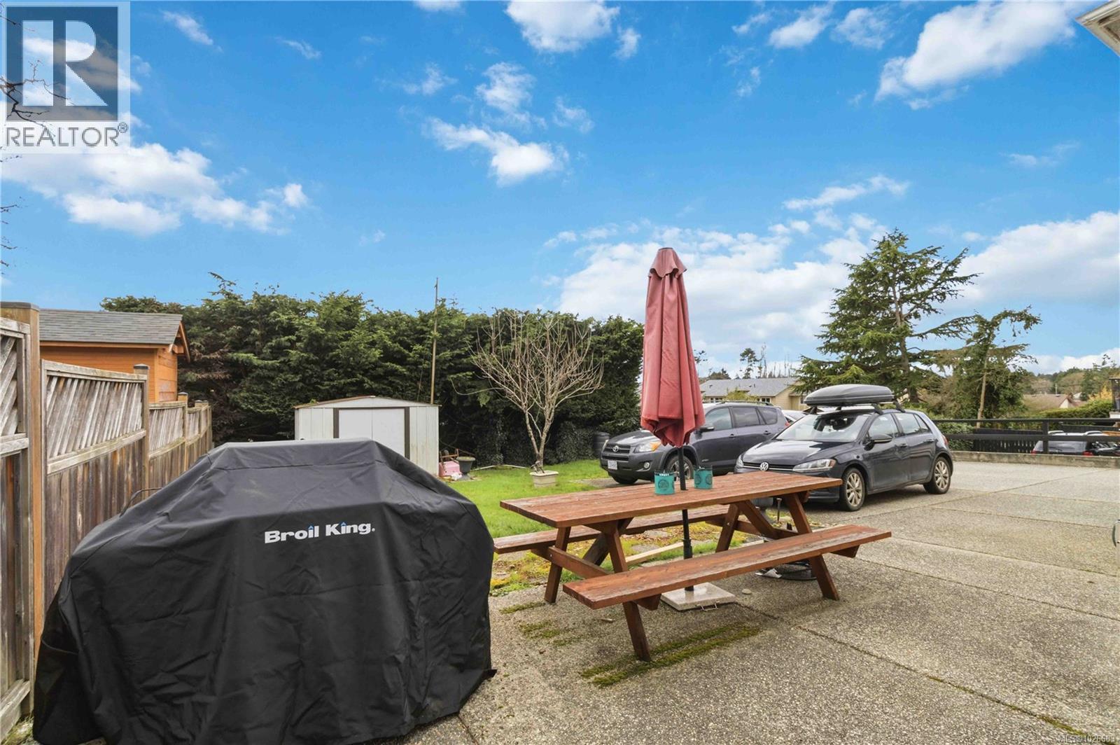  931 McKenzie Avenue, Saanich