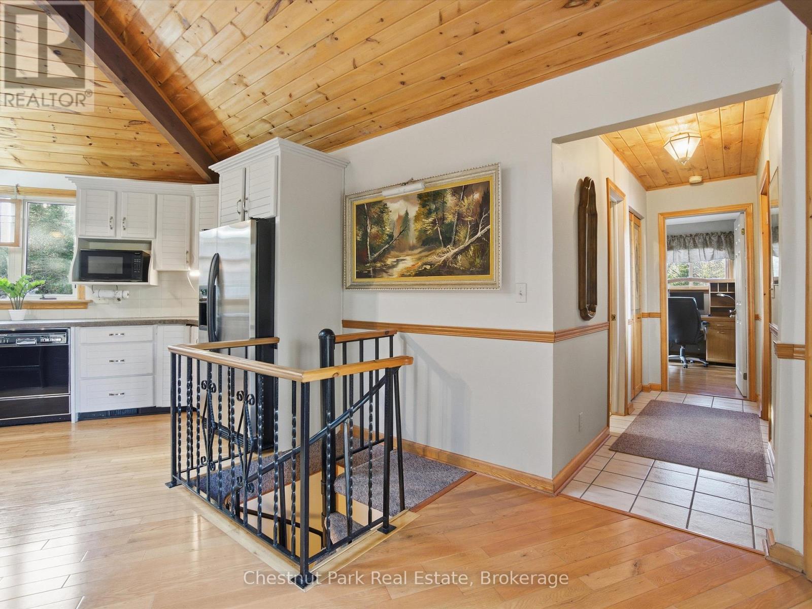1077 FAIRY FALLS ROAD, Lake of Bays (Mclean), Ontario