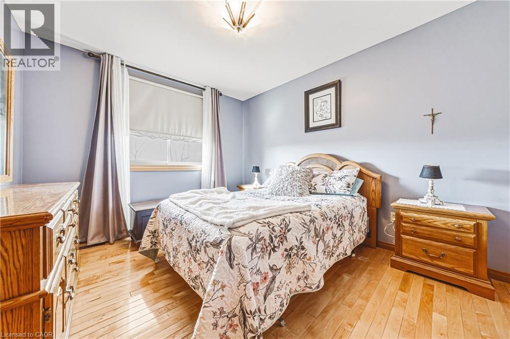53 GLOVER Road - 37