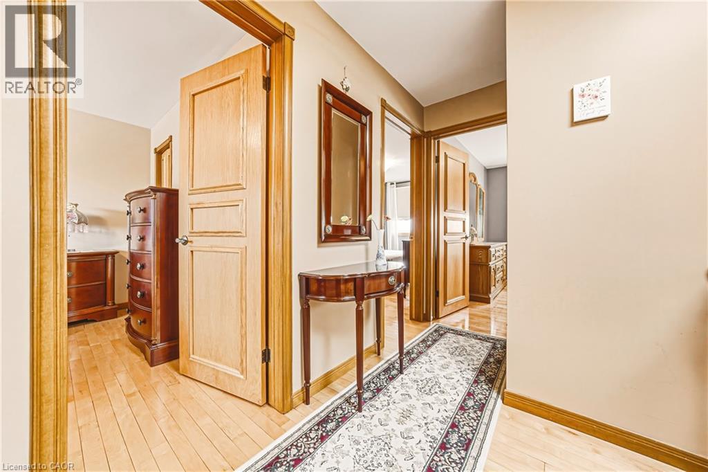 53 GLOVER Road - 30