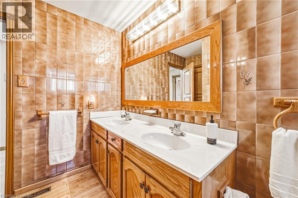 53 GLOVER Road - 35