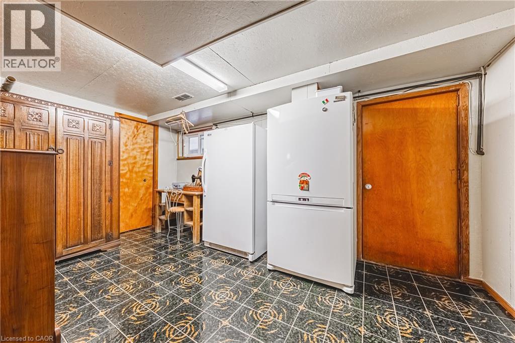 53 GLOVER Road - 42