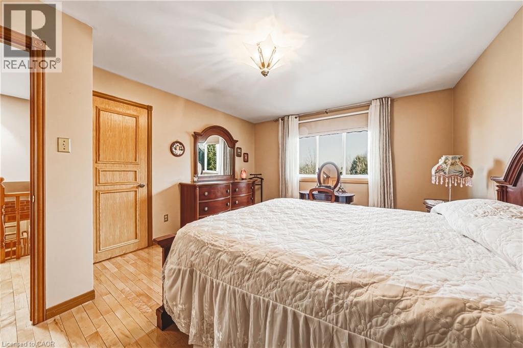 53 GLOVER Road - 32