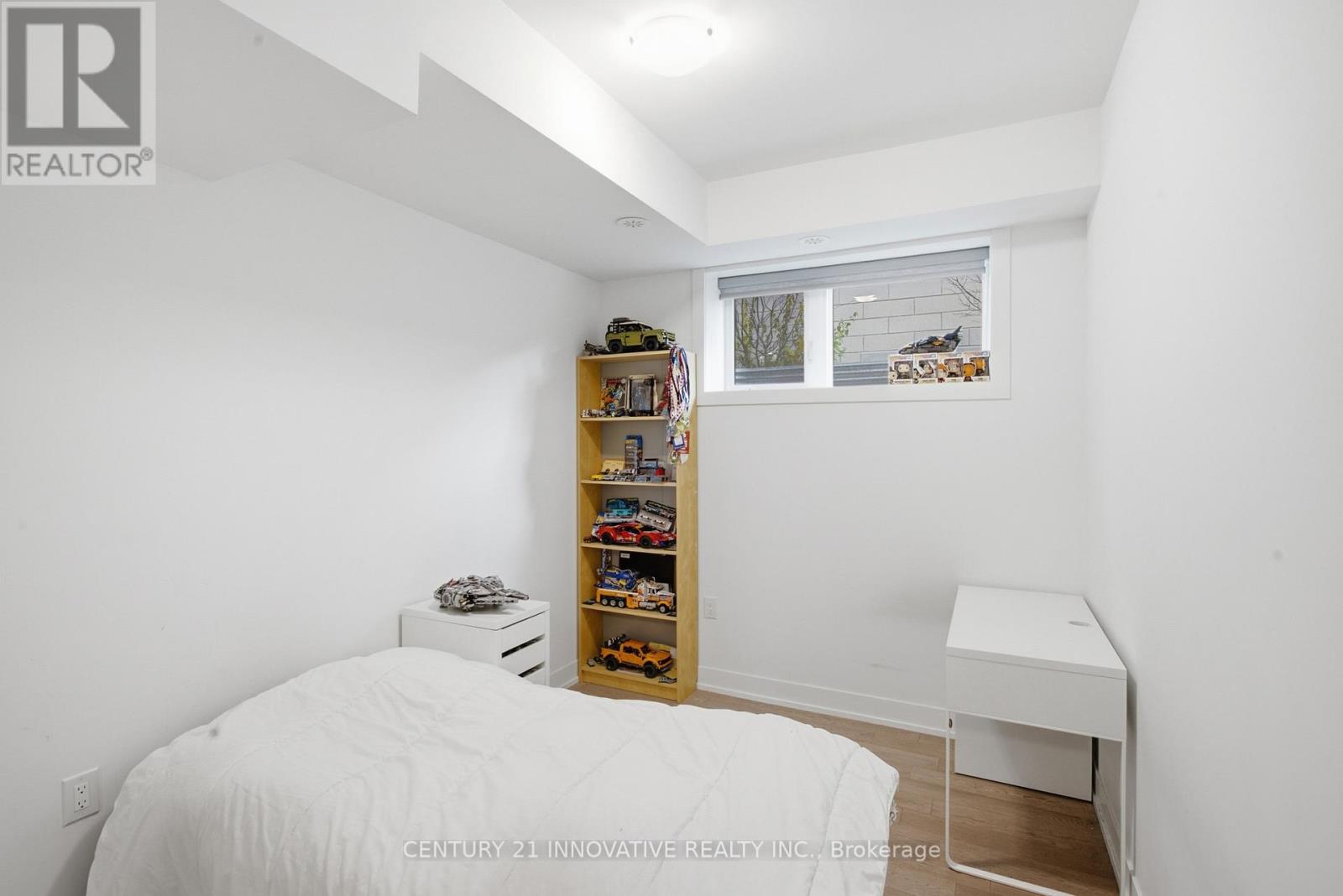 #104 1115 DOUGLAS MCCURDY COMMON STREET - 23
