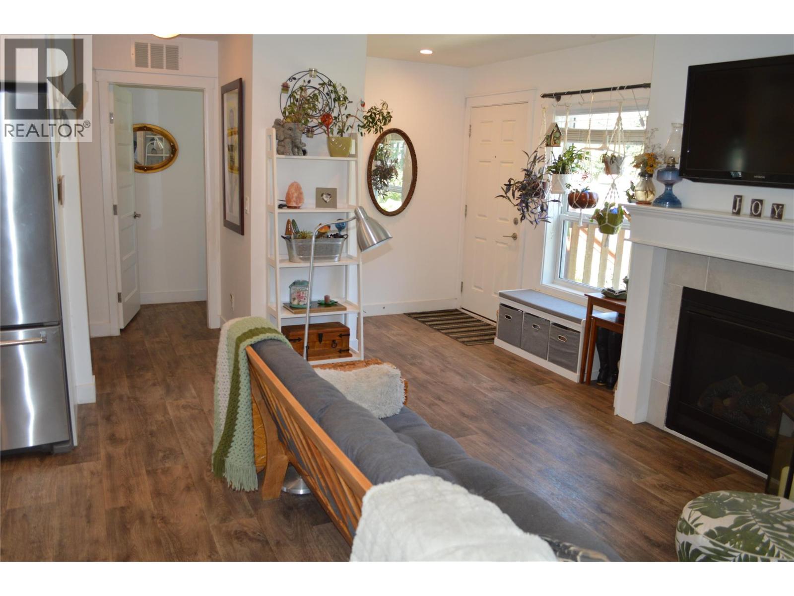 8187 Donaldson Drive, Grand Forks