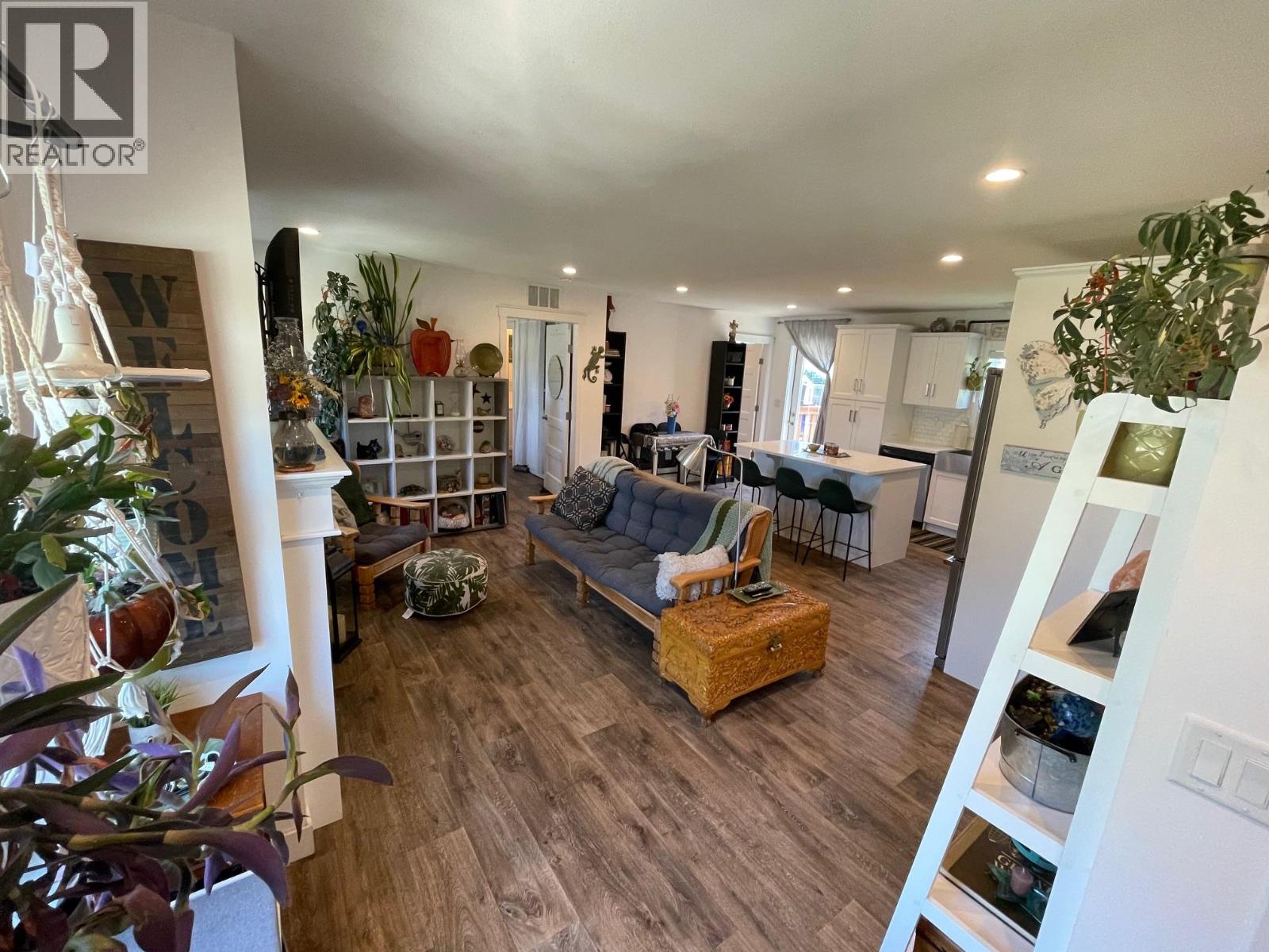 8187 Donaldson Drive, Grand Forks