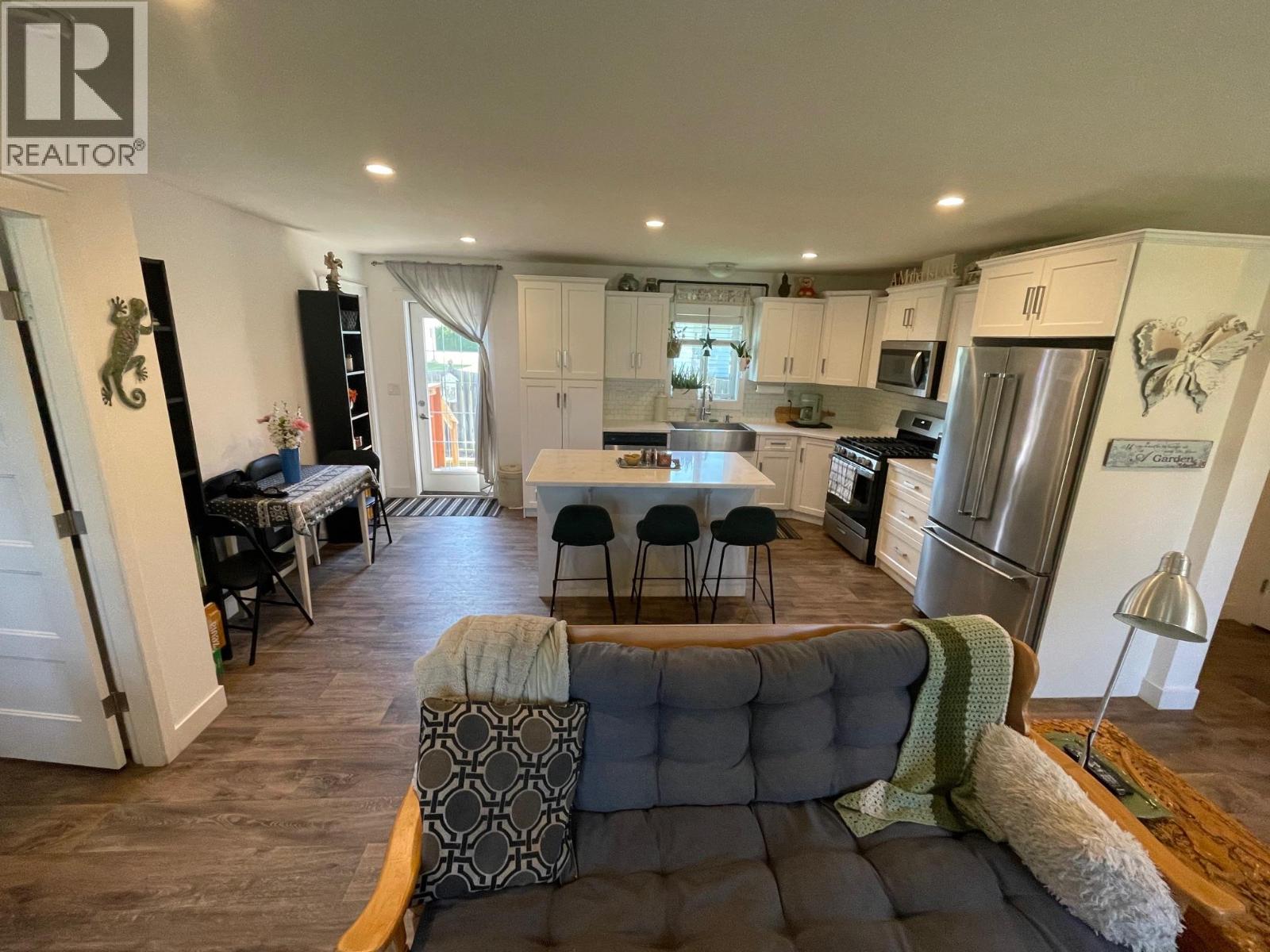 8187 Donaldson Drive, Grand Forks