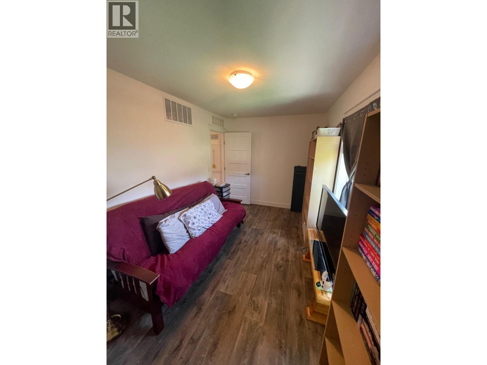 8187 Donaldson Drive, Grand Forks