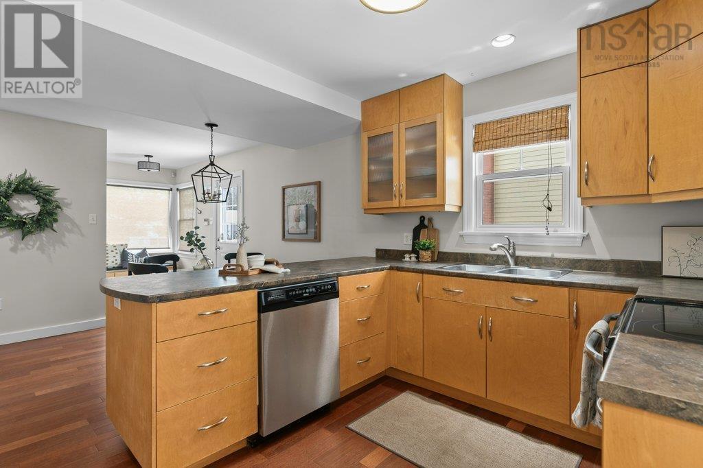 Property 18 of 45 of 31 Guysborough Avenue