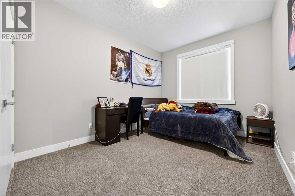 
          435 31 Avenue Northwest
            <br/>
            <span>Calgary</span>
            , 
            <span>AB</span>
             <span>T2M2P5</span>
         - Photo 33