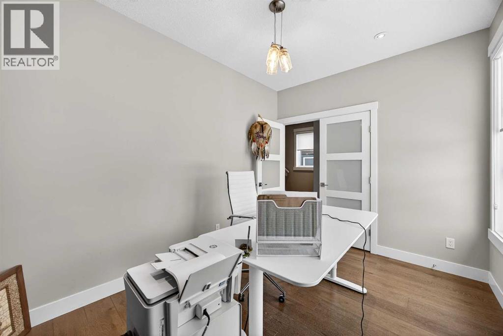 
          435 31 Avenue Northwest
            <br/>
            <span>Calgary</span>
            , 
            <span>AB</span>
             <span>T2M2P5</span>
         - Photo 5