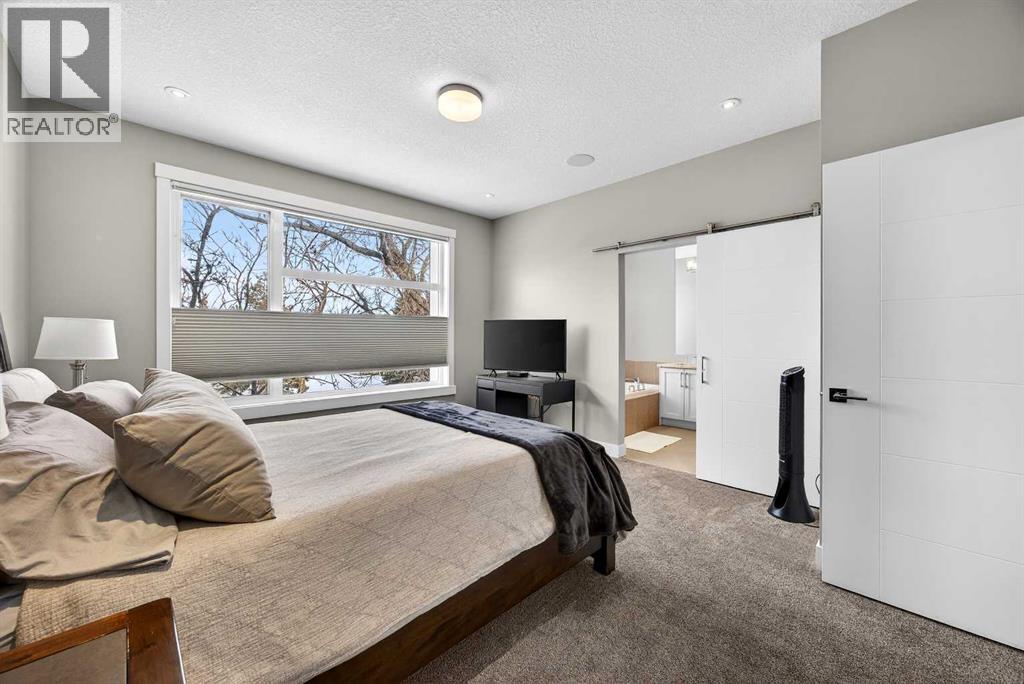 
          435 31 Avenue Northwest
            <br/>
            <span>Calgary</span>
            , 
            <span>AB</span>
             <span>T2M2P5</span>
         - Photo 24