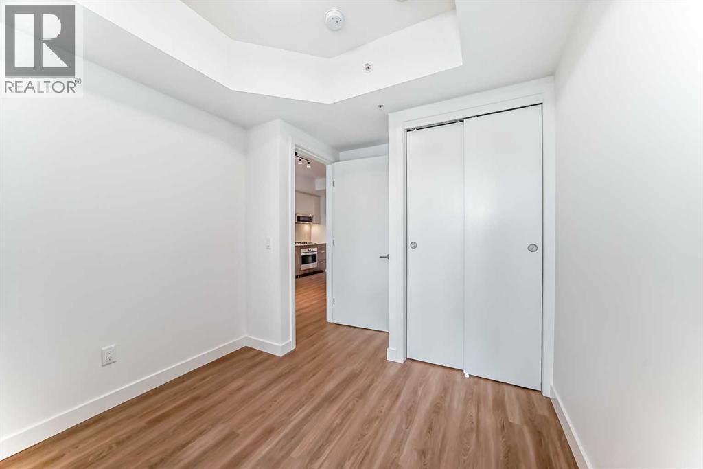 Single Family House for Sale in    Avenue SW Eau Claire Calgary 