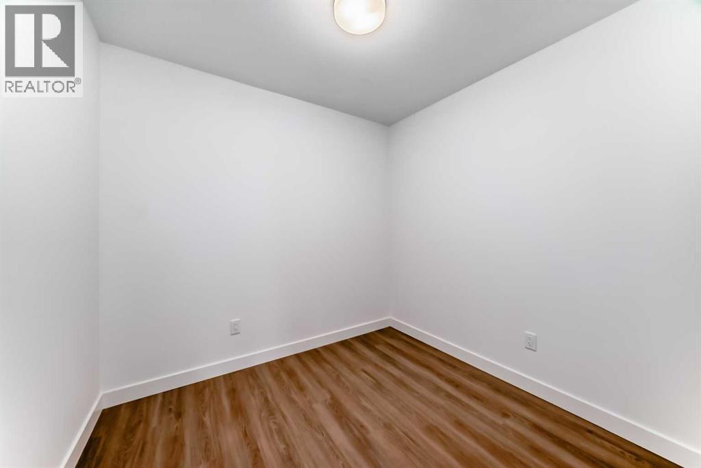 Single Family House for Sale in    Avenue SW Eau Claire Calgary 