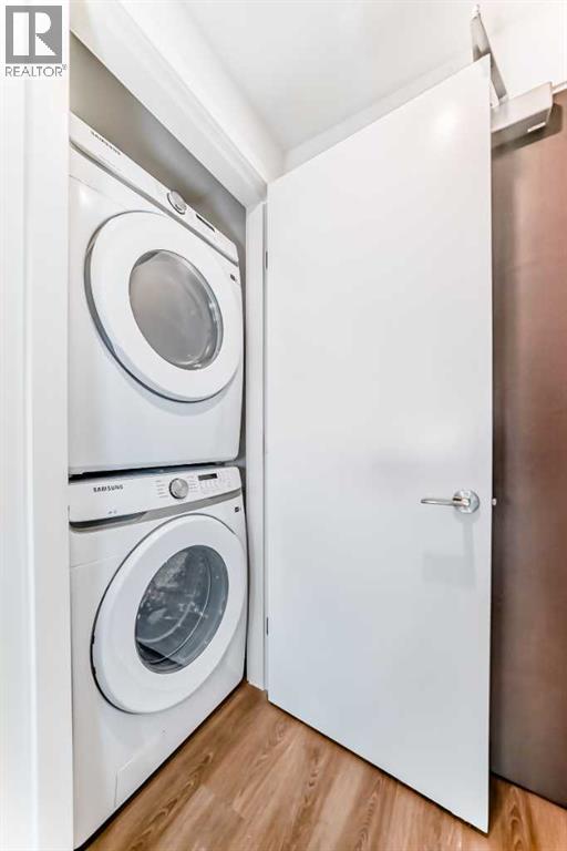 Single Family House for Sale in    Avenue SW Eau Claire Calgary 