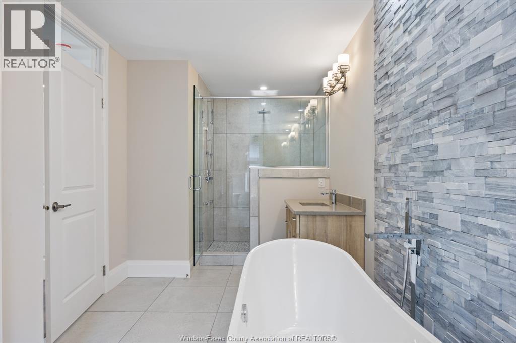 18 WOODLAND STREET - 24