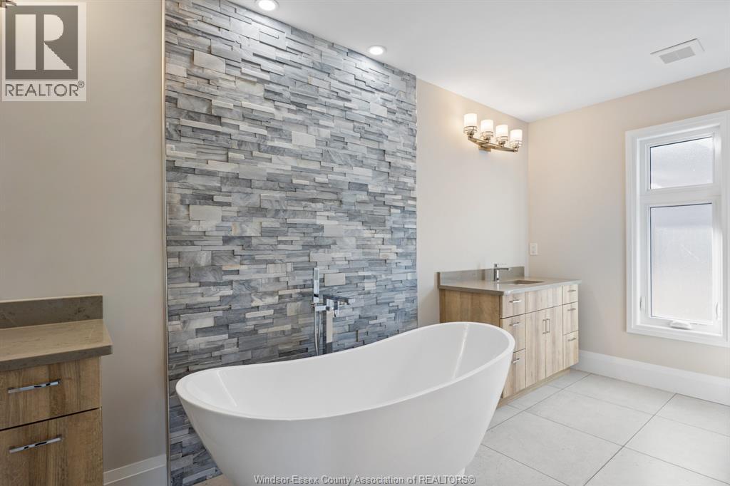 18 WOODLAND STREET - 25