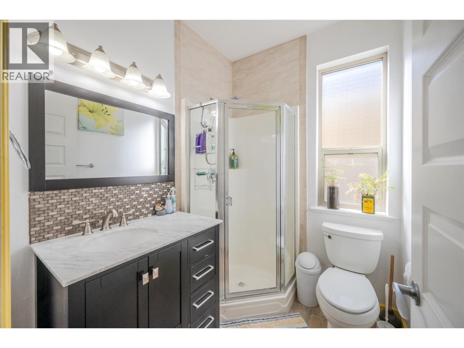 6865 MOUNTAINVIEW Drive, Oliver