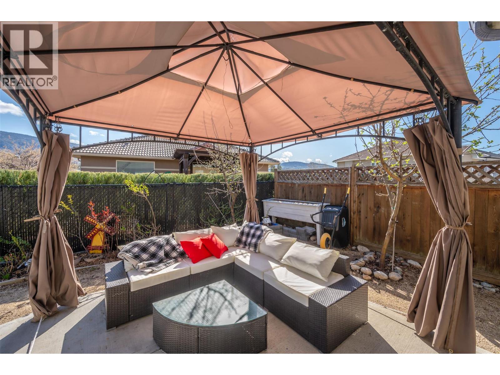 6865 MOUNTAINVIEW Drive, Oliver