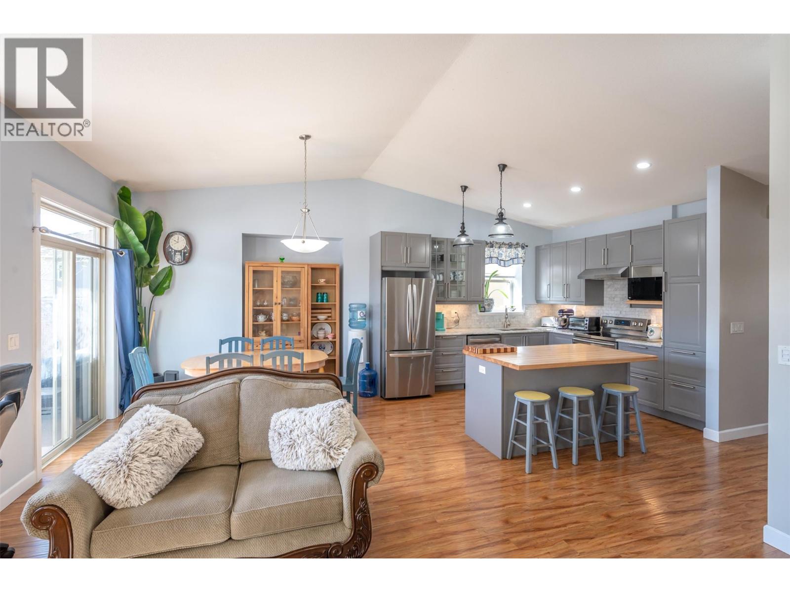 6865 MOUNTAINVIEW Drive, Oliver