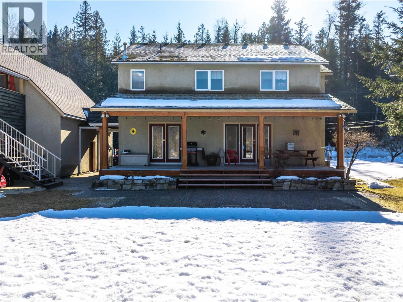  1820 Illecillewaet Road, Revelstoke